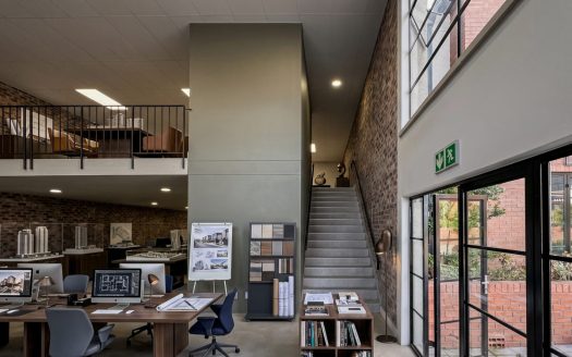 Office-Warehouse Unit to Rent in Midrand – IWMJ 19